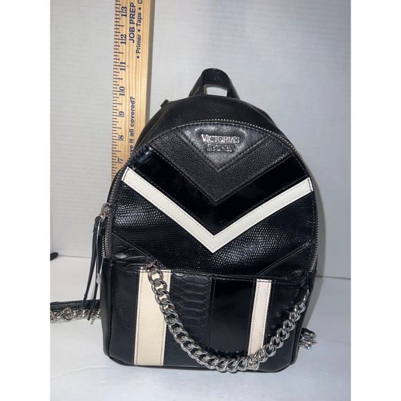 Sale !! VICTORIA'S SECRET
Mixed Chevron Small Backpack - Picture 3 of 13